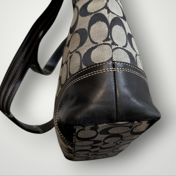 Coach Hampton Signature Tote - Picture 14 of 16